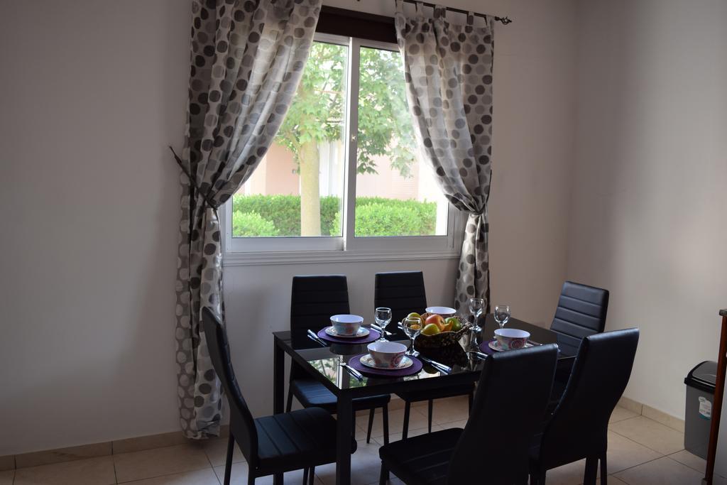 Diana Apartment Paphos Bagian luar foto