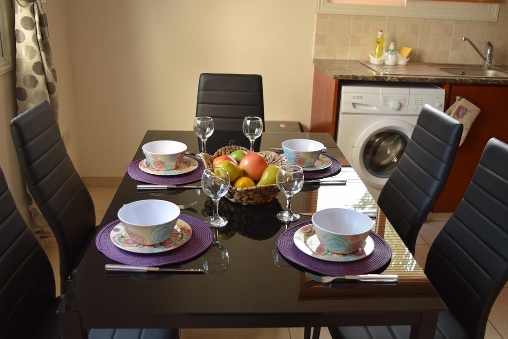 Diana Apartment Paphos Bagian luar foto
