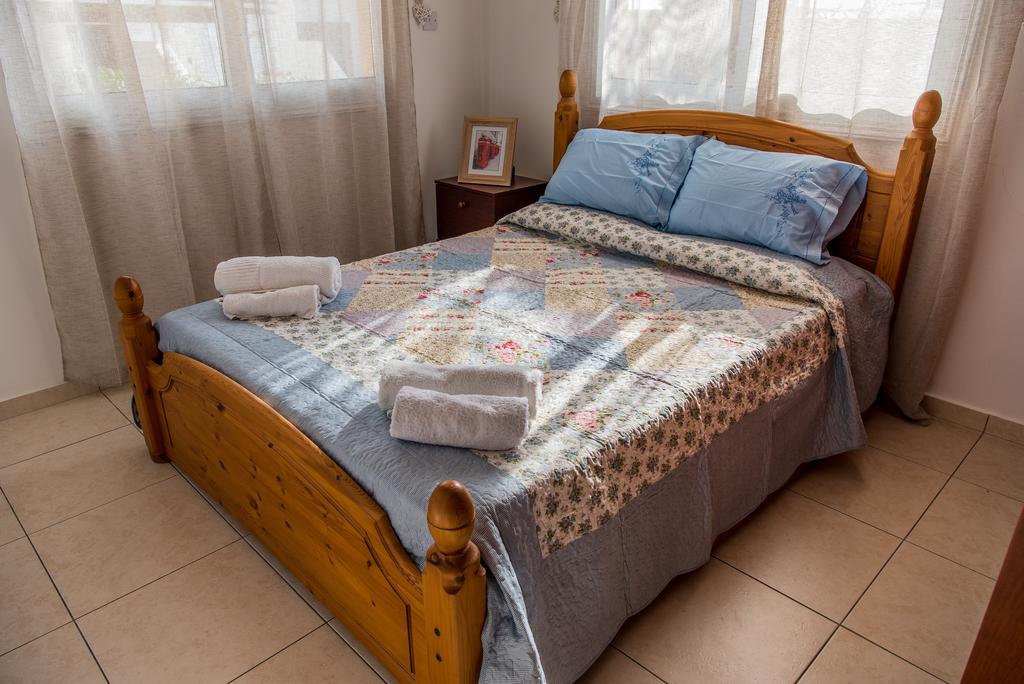 Diana Apartment Paphos Bagian luar foto